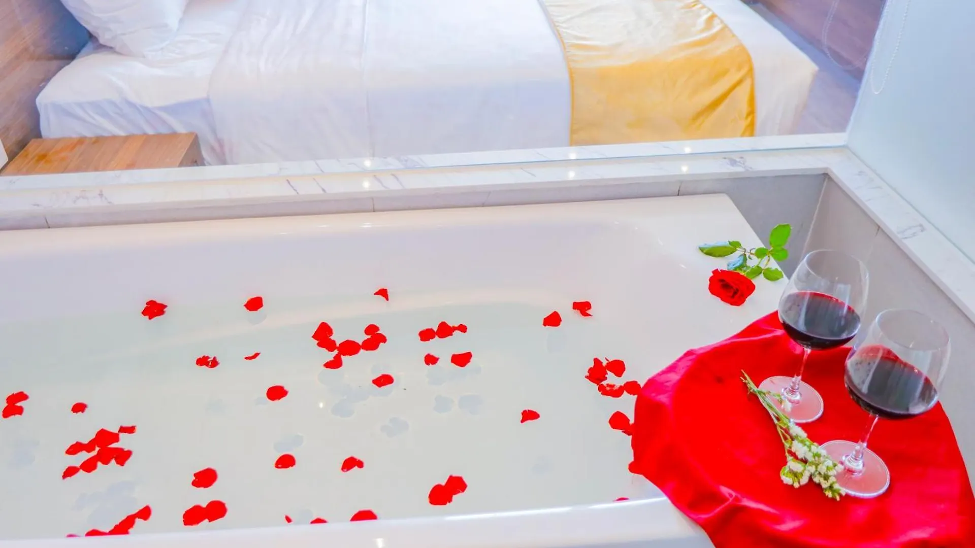 Pharaoh Boutique Hotel Danang 4*, Da Nang